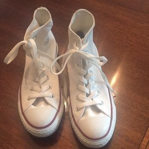 Women’s white converse shoes, size 8
